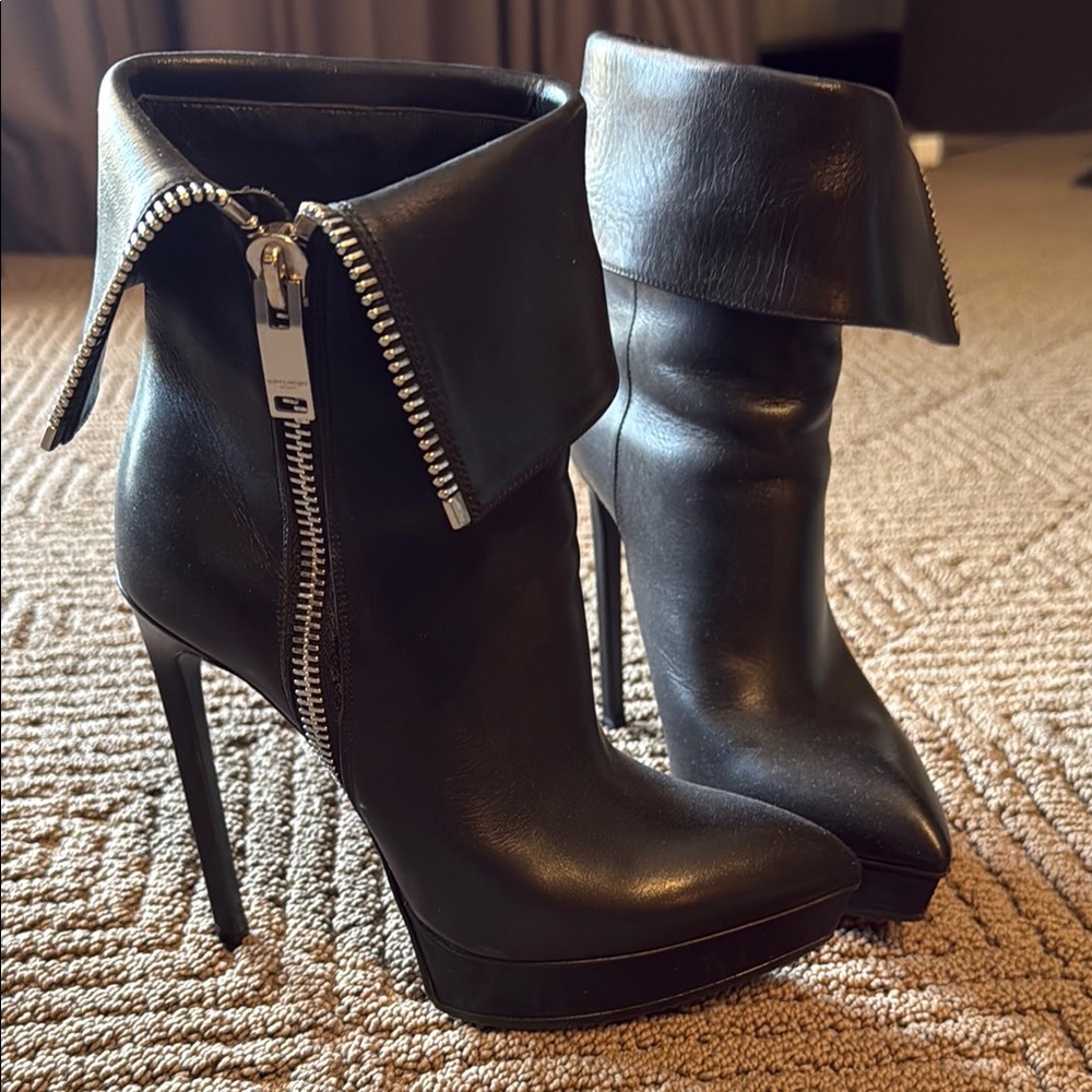 Yves Saint Laurent Black Heeled Boots with Zipper Detail